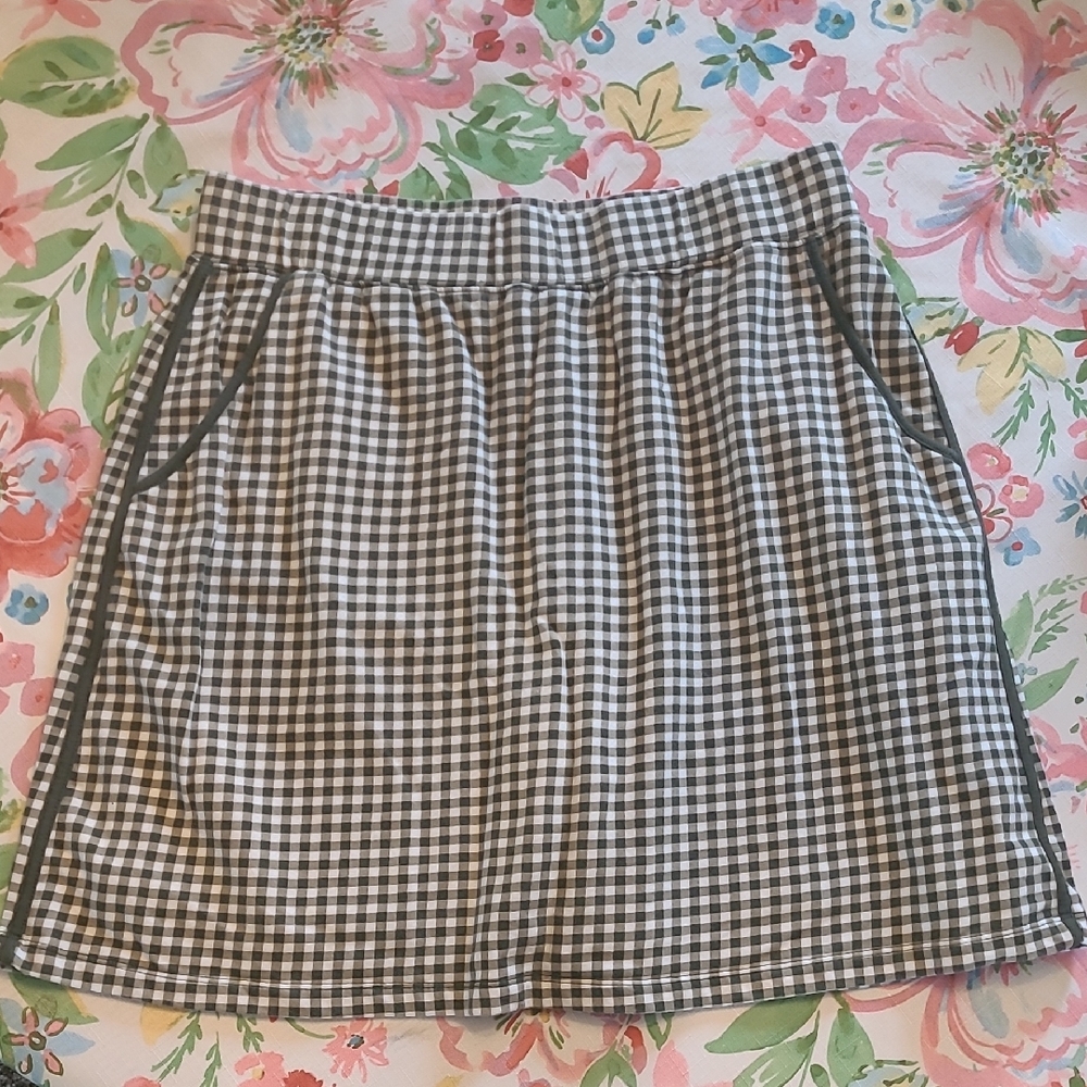 Denim & Co Active Green and White Gingham A-Line Skort
